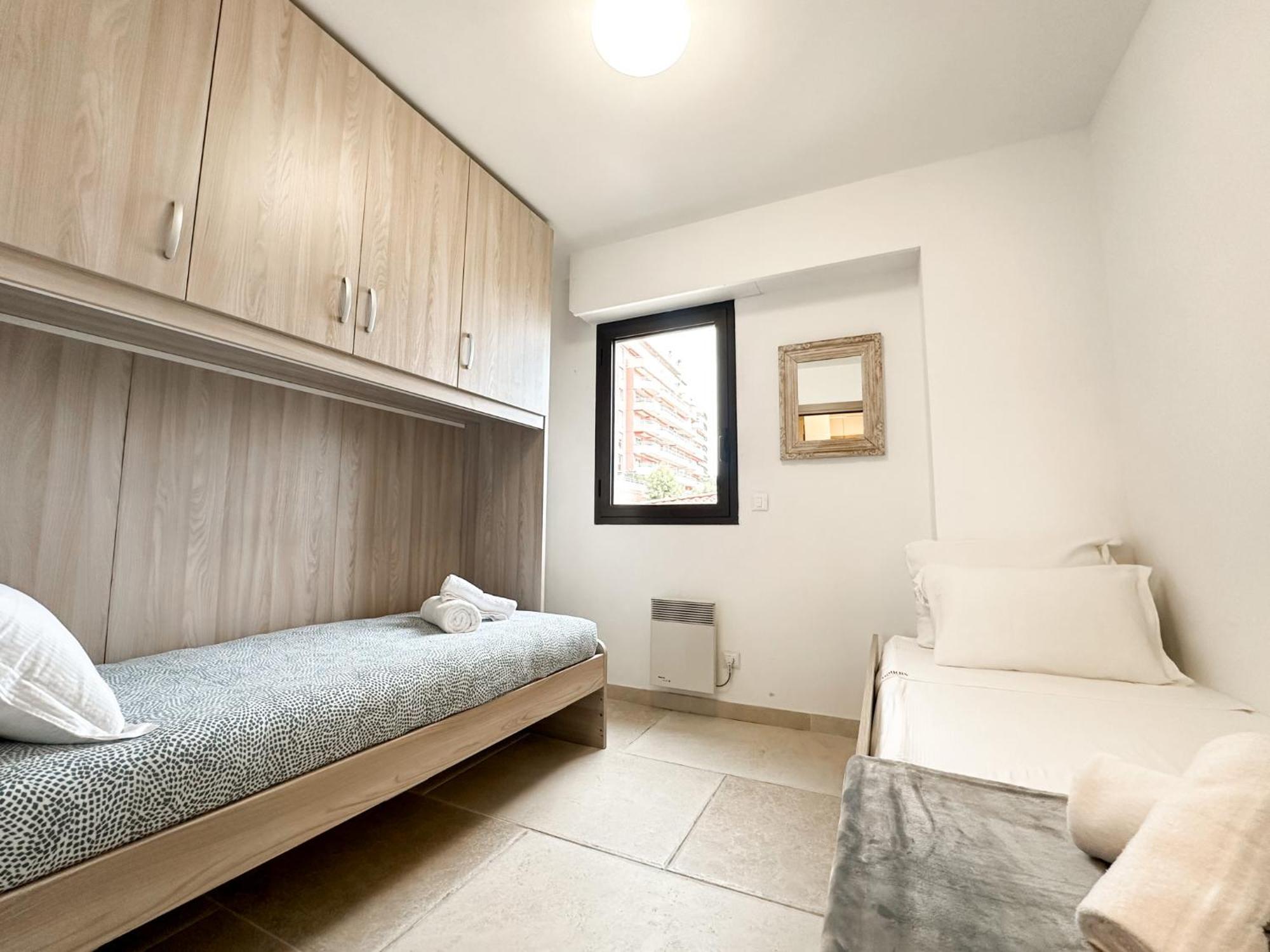 Luxurious 3 Rooms, Pool, Bnbrickeys Бюсолей Екстериор снимка